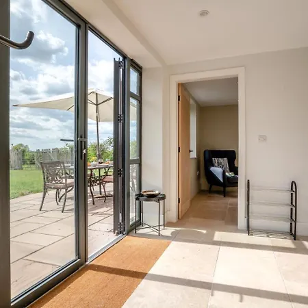 度假居 2 Bed In Thornton Le Moor Oc-h31952 *